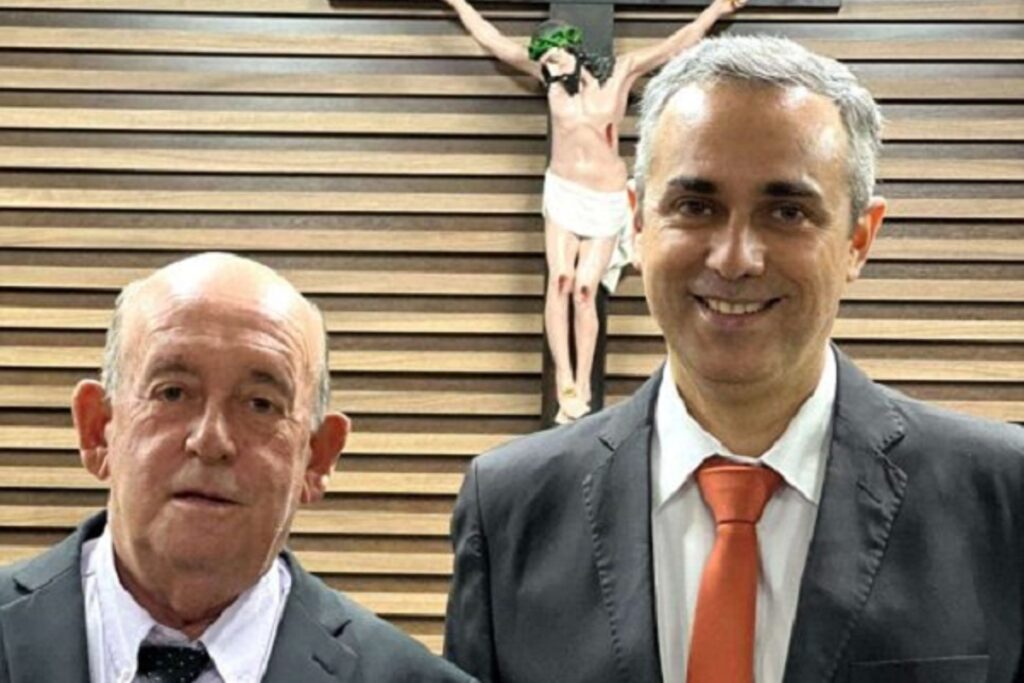 Carlos Magno de Moura e José Oscar Ferraz (Oscarzinho), vice e prefeito de Guiricema, respectivamente (Foto: Reprodução Prefeitura de Guiricema)