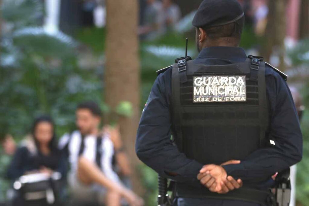 Guarda Municipal de Juiz de Fora passará a usar armas de fogo a partir de 2026, anuncia Prefeitura