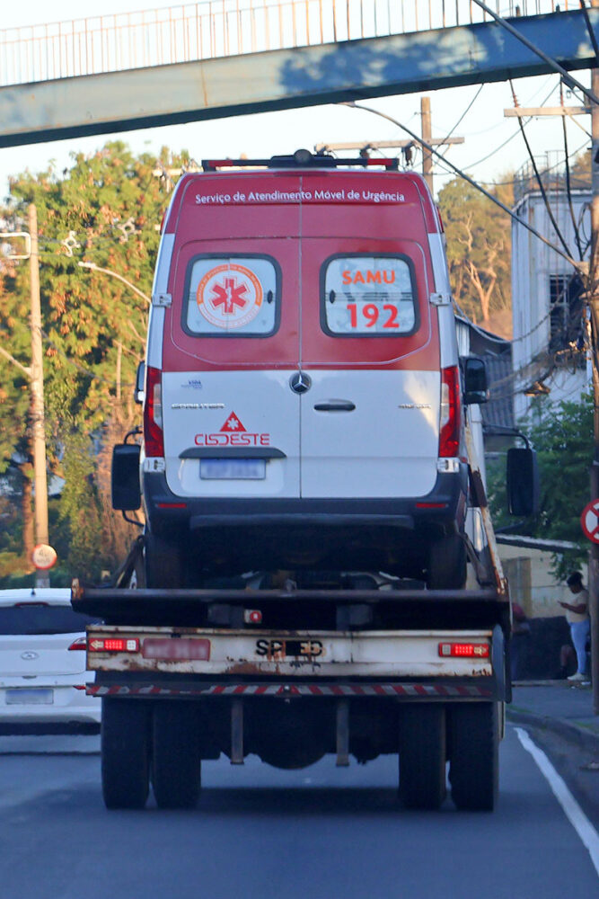 Cisdeste aguarda novas ambulâncias e helicóptero para reforçar atendimento do Samu na região 2 Falta de repasses coloca em risco o funcionamento do Samu em Minas Gerais