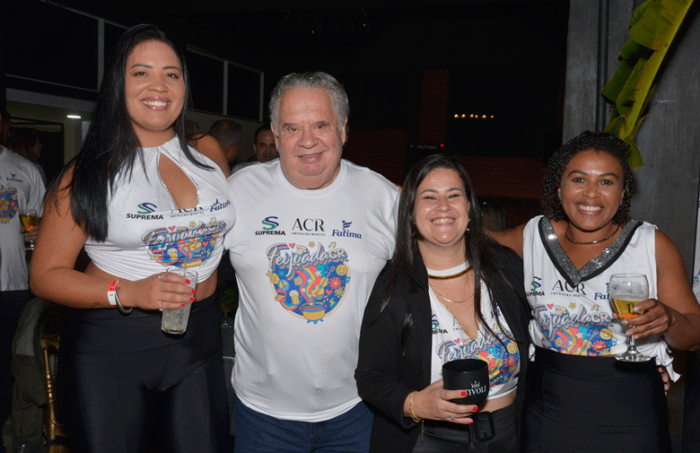 Coluna Cesar Romero – 31 de julho de 2025 3 Jorge Montessi ladeado por Bruna Mattos Debora Vargas e Dayana da Costa FOTO WOLMER MONTEIRO 1
