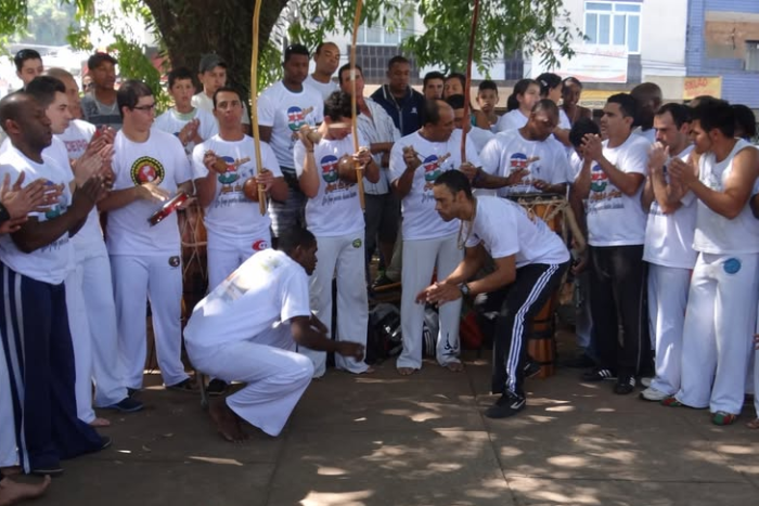 Roda tradicional de capoeira celebra 20 anos com evento aberto ao público 1 RODA DA FEIRA 2013