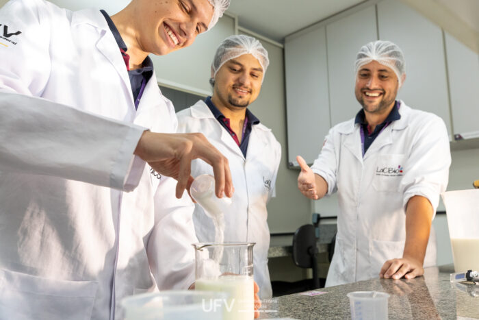 Doce de leite sem açúcar e sem lactose é desenvolvido por estudantes da UFV