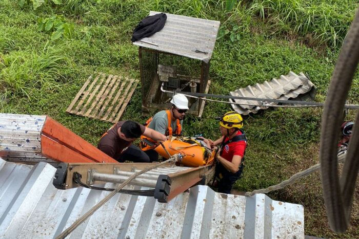 Trabalhador é resgatado após sofrer crise de ansiedade em altura 1 Trabalhador sofre crise de ansiedade em altura e é salvo