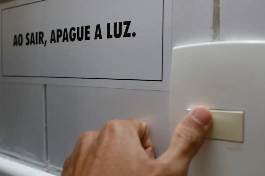 interruptor luz energia by fernando frazao agencia brasil editada