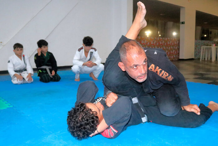 Projeto de jiu-jitsu do Clube Bom Pastor busca revelar talentos 2 Projeto de jiu-jitsu do Clube Bom Pastor se destaca por resultados de jovens atletas
