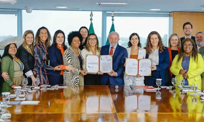 Lei que reserva 30% das vagas em conselhos de estatais para mulheres é sancionada por Lula 1 Lei que reserva 30% das vagas em conselhos de estatais para mulheres é sancionada por Lula