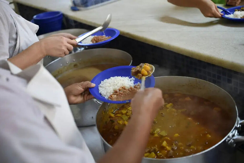 Brasil sai novamente do Mapa da Fome, segundo relatório da ONU 1 refeicao by agencia brasil editada