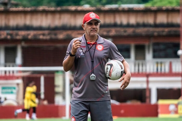 Sem vencer há 2 meses, Tombense anuncia mudança de treinador