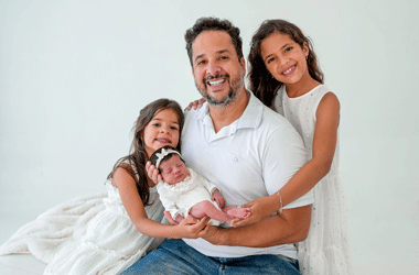 Coluna Cesar Romero – 10 e 11 de agosto de 2025 1 2 – Carlos Augusto Goncalves Tardin com Julia Gabriela e Cecilia