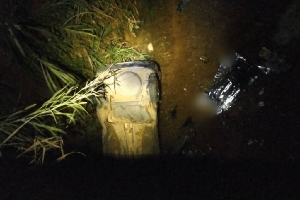 Idoso morre após carro cair de ponte na BR-116 em Muriaé 2 Carro cai em ponte na BR 116 Foto Radio Muriae