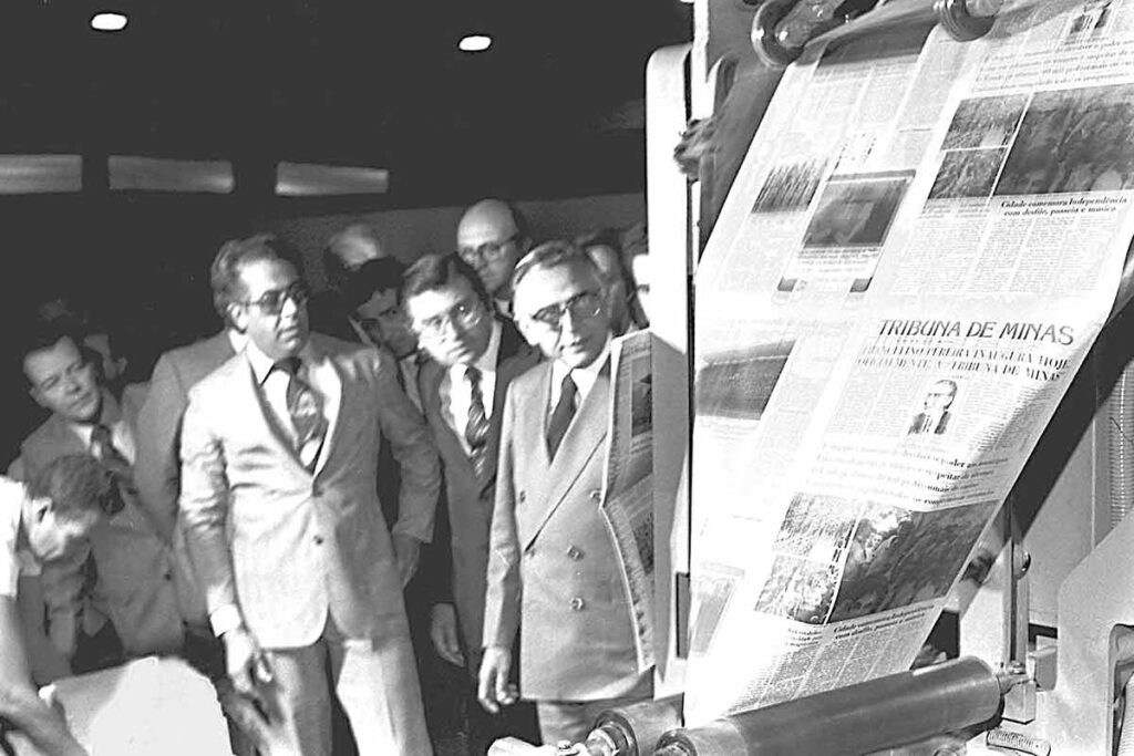 Tribuna de Minas 44 anos: jornal atravessa décadas como voz da cidade e região 1 Inauguracao oficial da TM com Francelino Fagundes Neto Jur09 SET 81 HUMBERTO NICOLINE