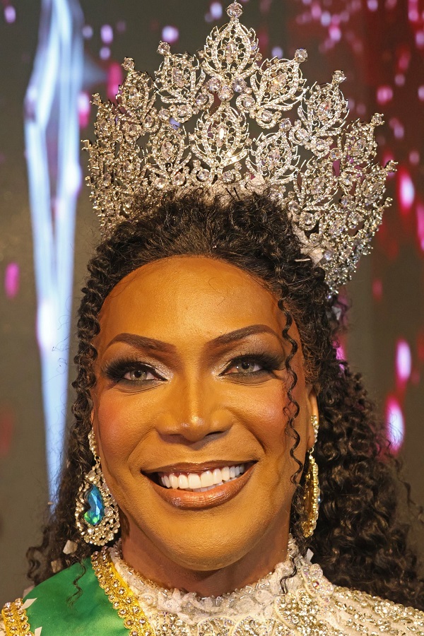 Jade Hwiskaier é coroada Miss Brasil Gay 2025