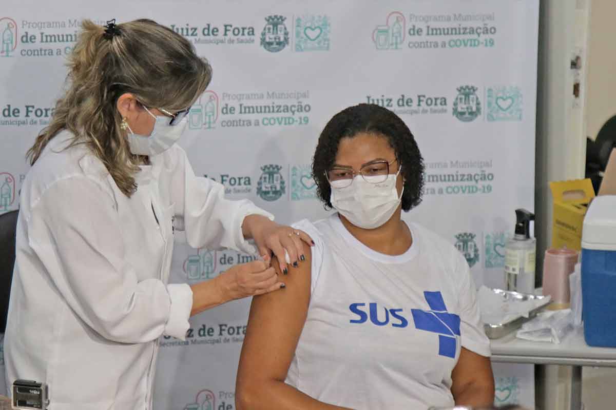 PRIMEIRA-CIDADA-JUIZ-FORANA-VACINADA---FOTO-LEONARDO-COSTA-20-01-2021