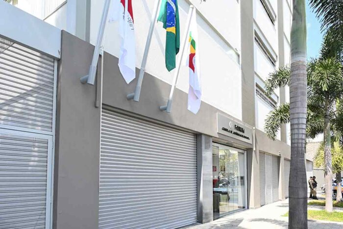 Mulher que tentou atropelar ex-namorado terá prisão preventiva decretada 1 ex-namorado