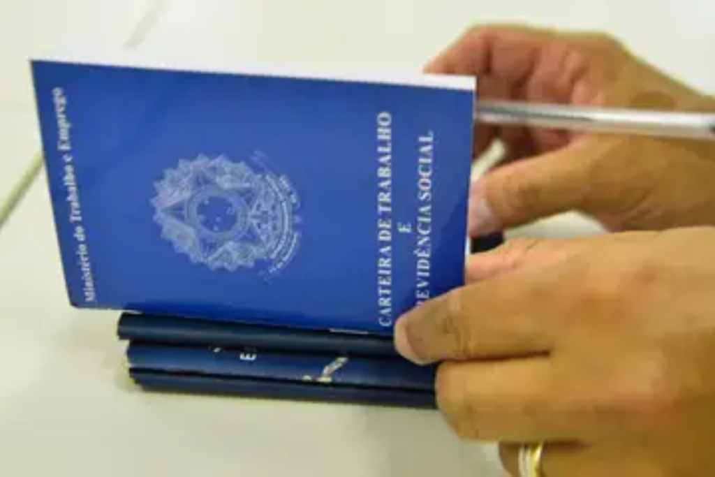 Juiz de Fora cria mais de seis mil empregos diretos até julho 1 Trabalho Marcelo CasalAgencia Brasil