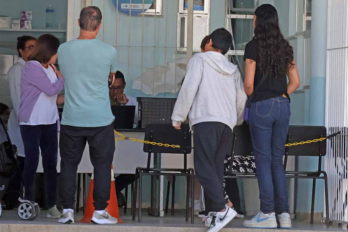 Usuários reclamam de longas filas e falta de funcionários em UBSs de Juiz de Fora 3 Usuários reclamam de longas filas e falta de funcionários em UBSs de Juiz de Fora