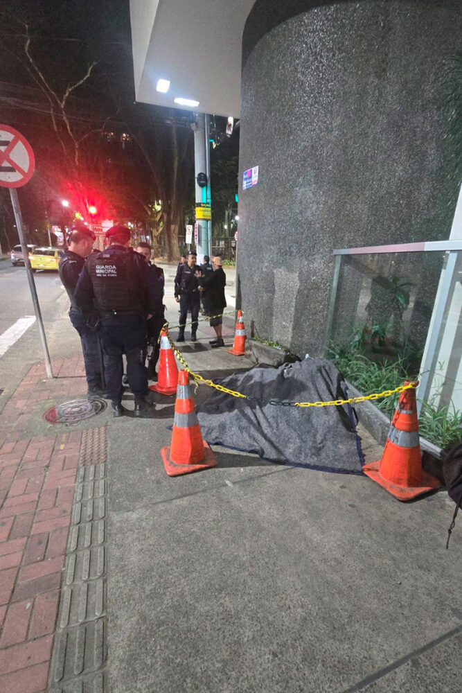 Moradora de rua é encontrada sem vida no centro de Juiz de Fora
