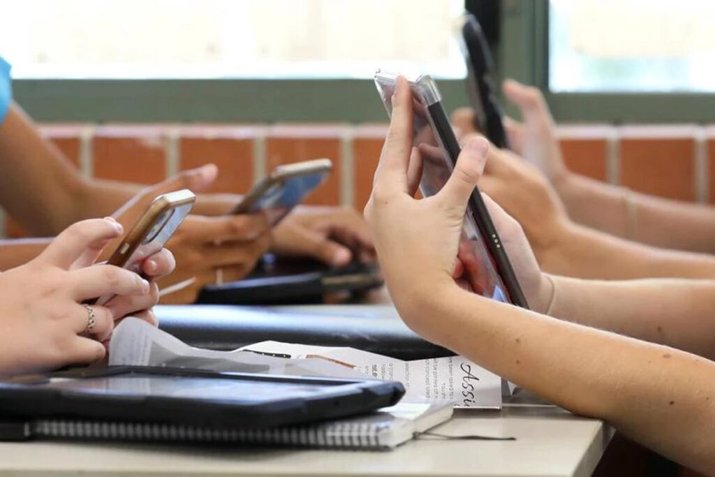 85% dos brasileiros defendem regras para proteger crianças nas redes sociais, aponta pesquisa 1 Eca Digital crianças