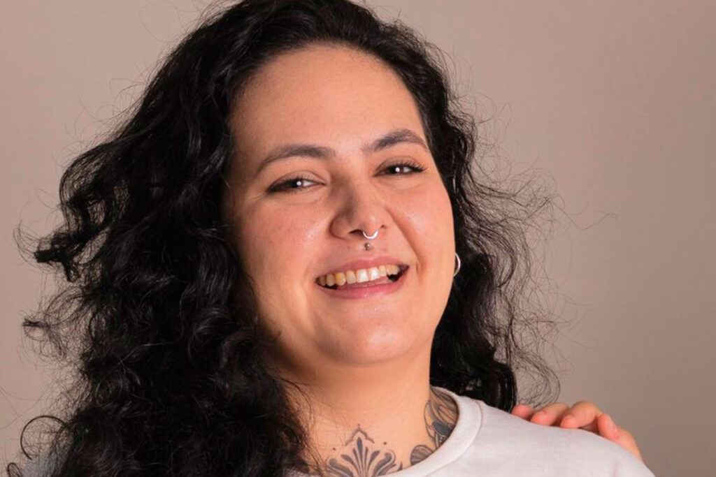 Conheça Bea Toledo: tatuadora que faz os próprios labubus e bobbie goods 5 bea toledo