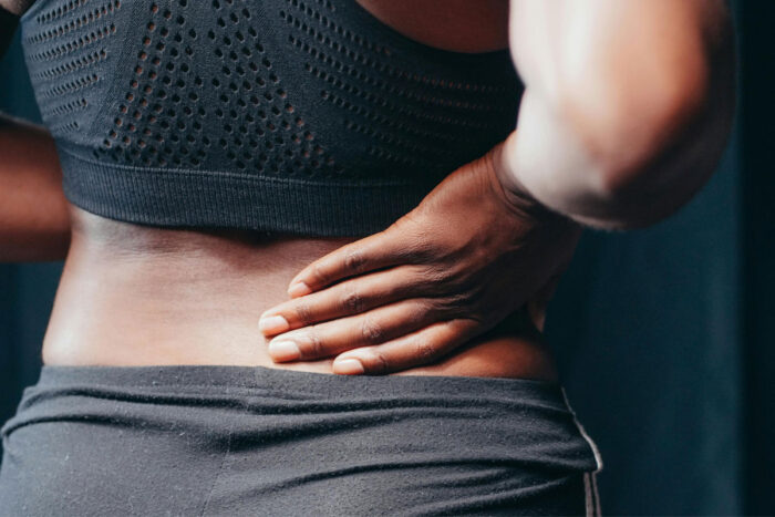 Ter mais músculos na região lombar ajuda a prevenir dor nas costas? 1 dor na lombar pexels