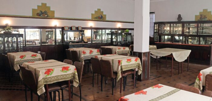 Hotel São Luiz, imóvel tombado da década de 1940, funciona como café no Centro de JF 3 hotel sao luis leonardo costa I