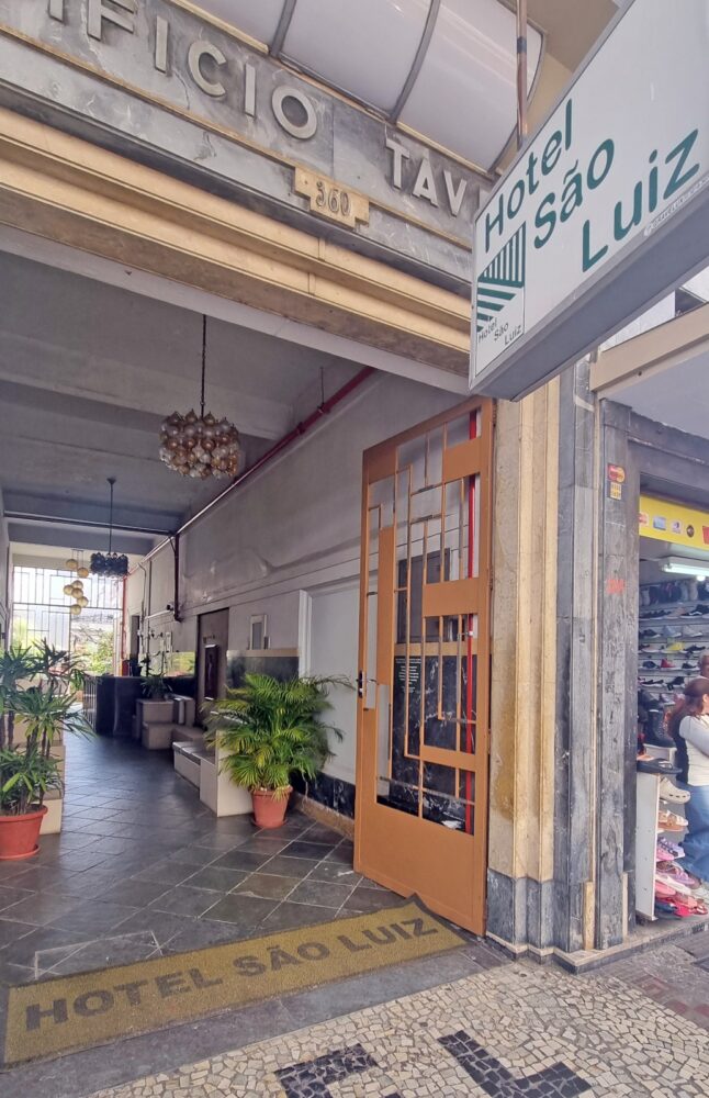 Hotel São Luiz, imóvel tombado da década de 1940, funciona como café no Centro de JF 4 hotel sao luis leonardo costa III