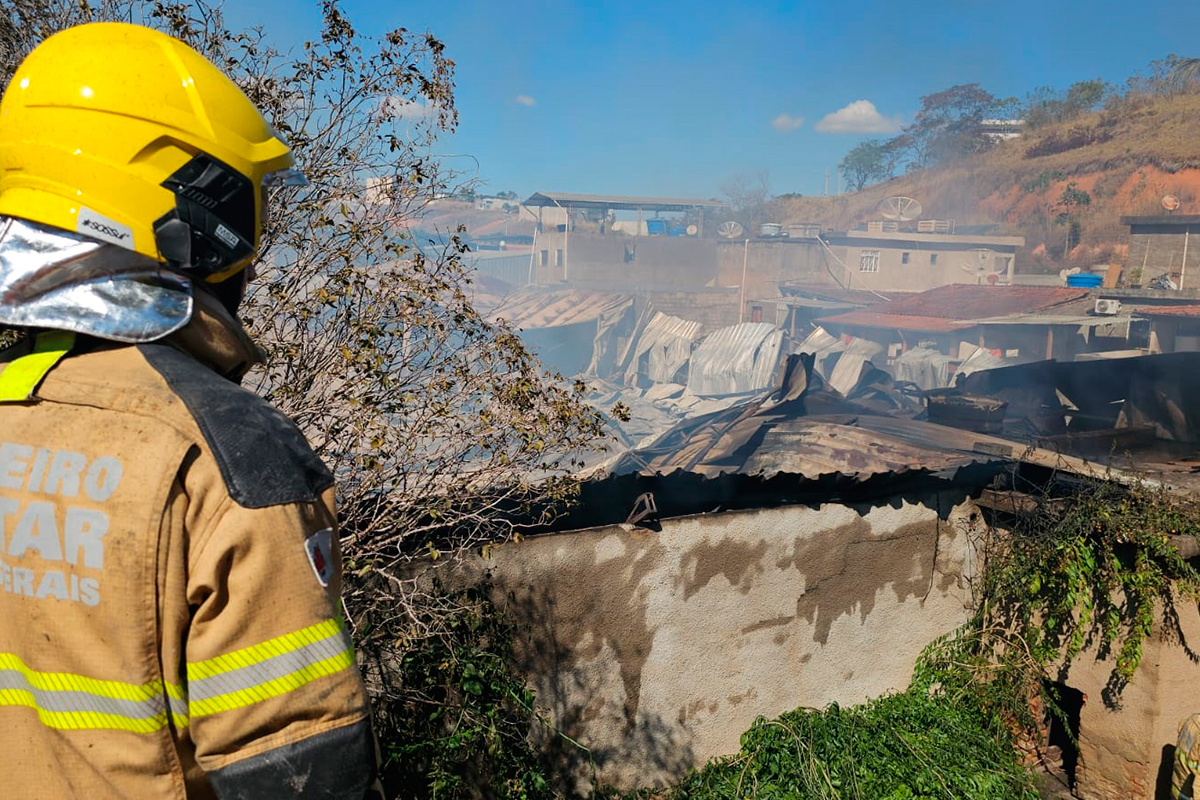 incêndio-corpo-de-bombeiros incêndio-corpo-de-bombeiros