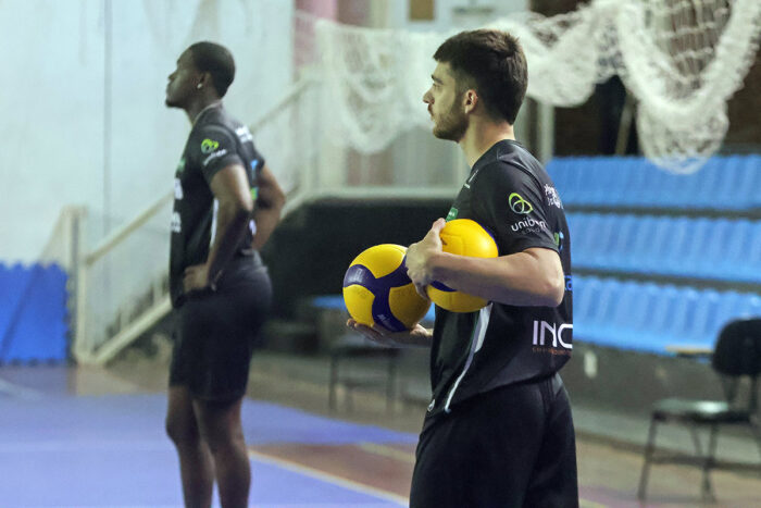 Estrangeiros do JF Vôlei exaltam o Brasil e projetam temporada vitoriosa 1 Estrangeiros são apostas do JF Vôlei para uma boa temporada