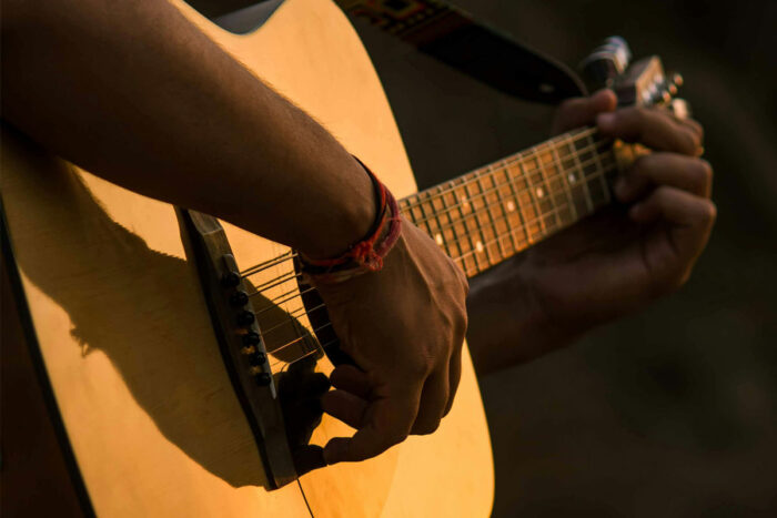 Músico deve receber R$ 30 mil após denunciar abordagem racista de segurança em espaço cultural 1 musico discriminacao tjmg foto pexels