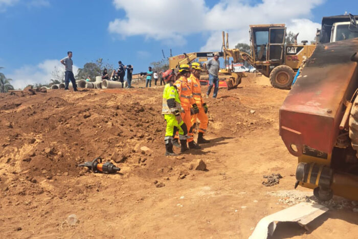 Idoso morre após tombamento de rolo compressor em obra de expansão de bairro 1 Idoso morre após tombamento de rolo compressor em obra de expansão de bairro em Conselheiro Lafaiete
