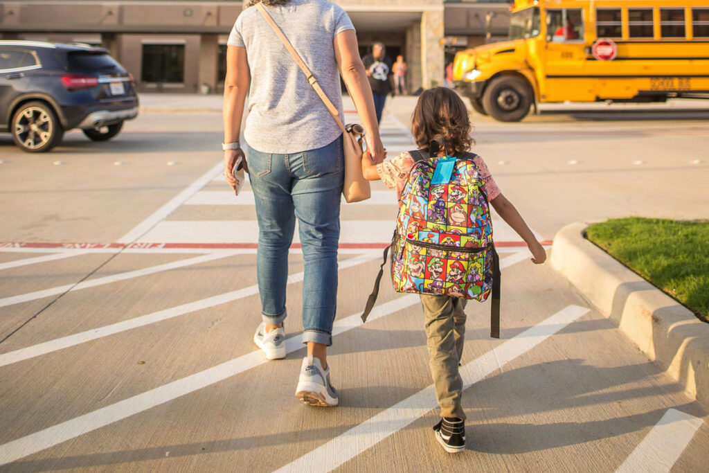 transporte escolar pexels