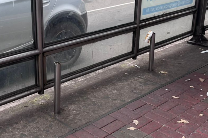 Estrutura danificada em ponto de ônibus da Rio Branco preocupa usuários 1 1200 x 800 2 1