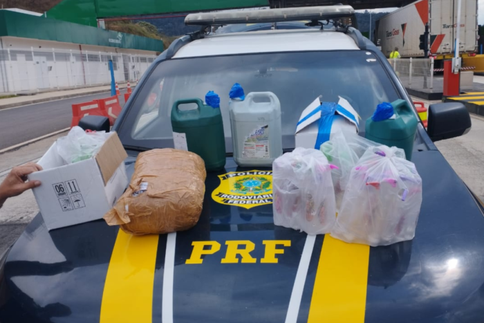Homens são presos ao transportarem mil pinos de cocaína e lança-perfume de favela do Rio para a Zona da Mata