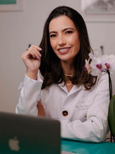 Suprema abre caminhos e transforma vidas: última chance para Medicina 2026 3 Ana Paula Baumgratz Professora de Odontologia 1