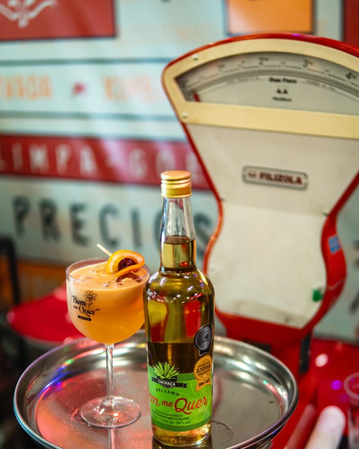 Atencao amantes da cachaca🍹✨Estamos animados em anunciar que a Cachaca artesanal Bem me Quer