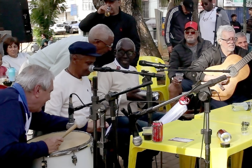 Na praça onde o samba criou raízes, Bacharéis do Samba são homenageados 3 Bachareis do Samba Arquivo 1