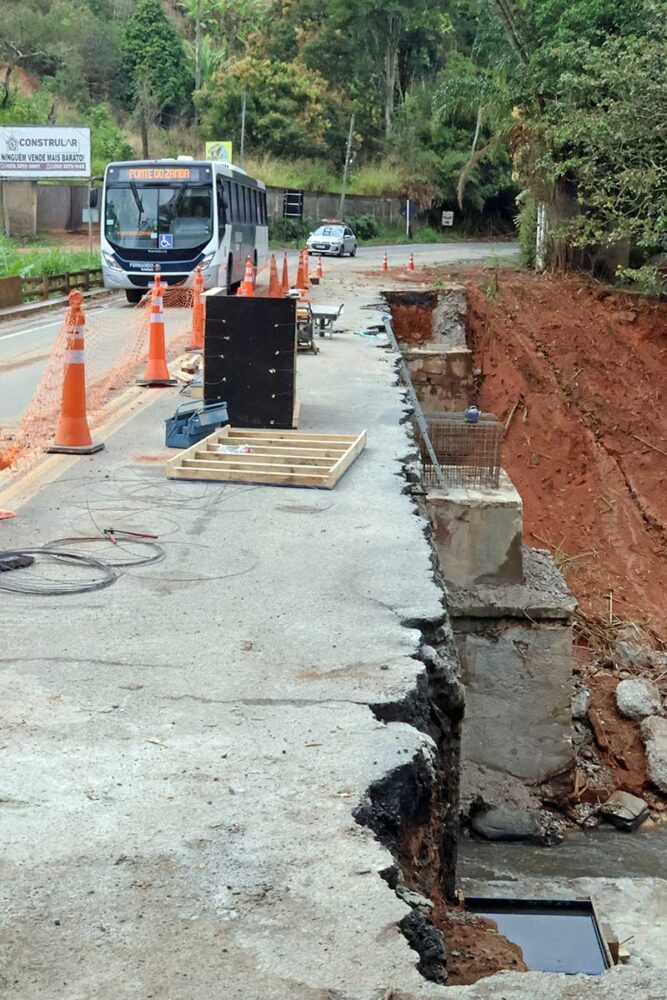 Obras interditam ponte do Zamba entre Juiz de Fora e Matias Barbosa 2 Ponte do Zamba