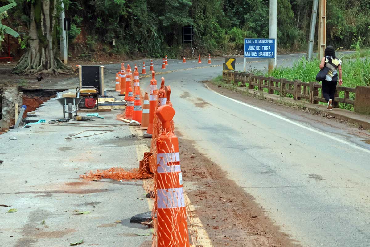 Obras interditam ponte do Zamba entre Juiz de Fora e Matias Barbosa 1 Ponte do Zamba