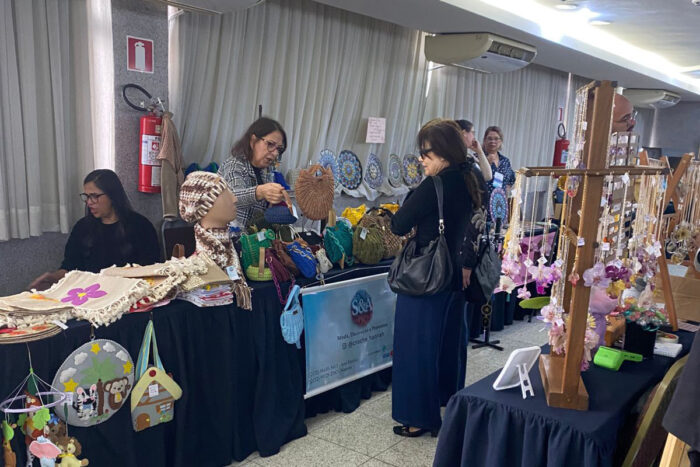 Feira reúne 60 expositores