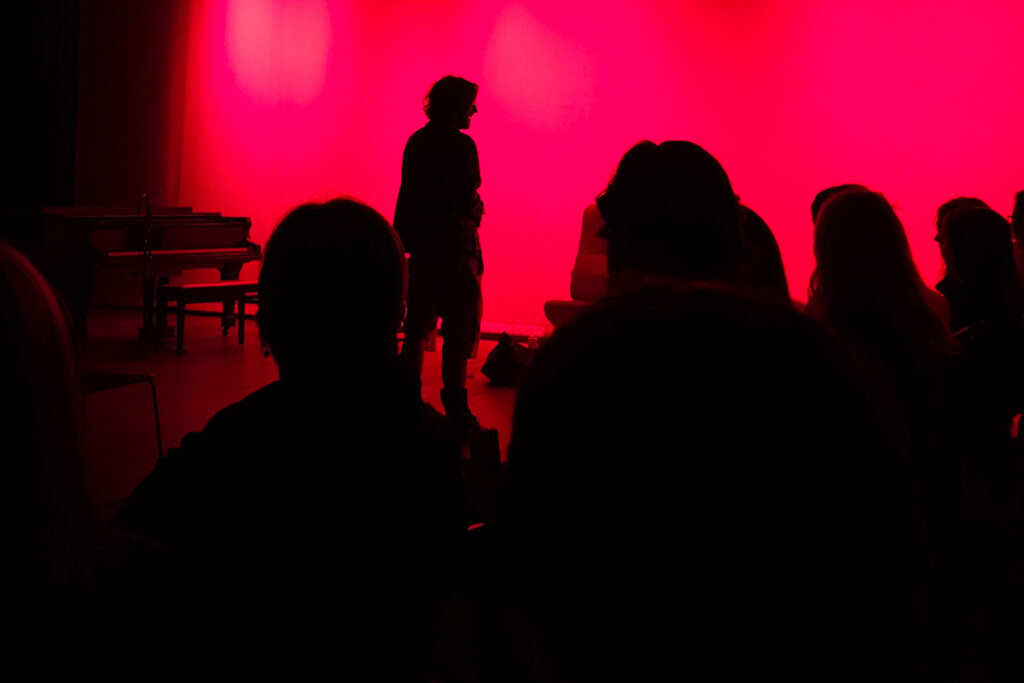 É possível fazer teatro sem assistir teatro? 1 É possível fazer teatro sem assistir teatro?