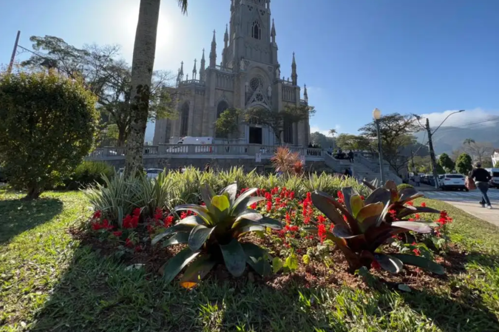 Evento gratuito reúne gastronomia de chefs renomados e atrações musicais 1 catedral sao pedro em petropolis