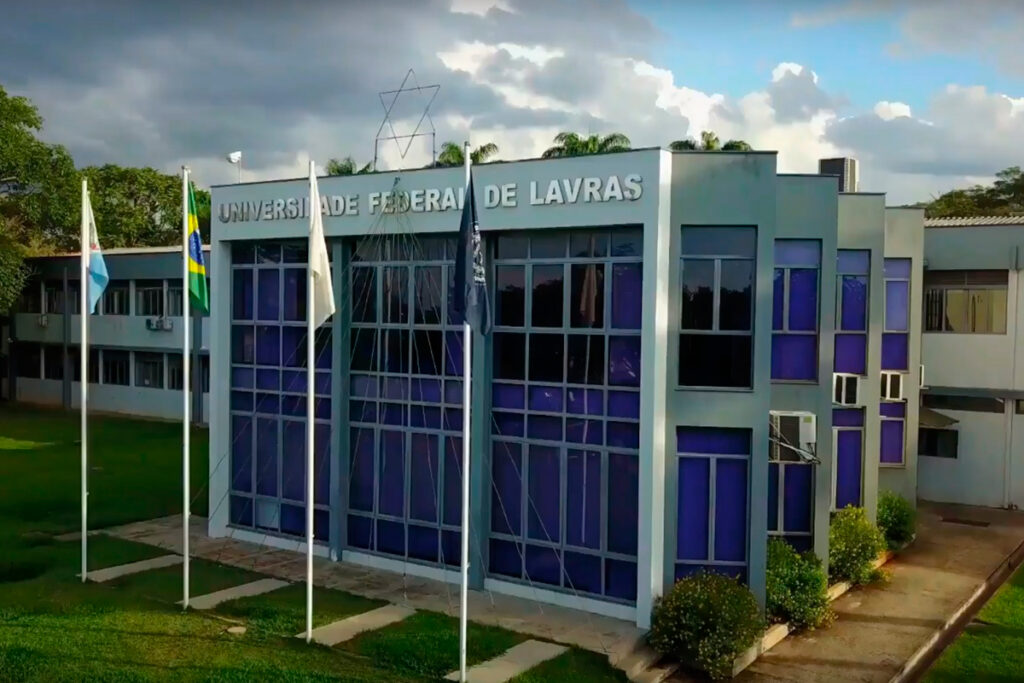 Concurso da UFLA oferece vagas para professor com salário de até R$ 13,2 mil 1 Concurso na Universidade Federal de Lavras