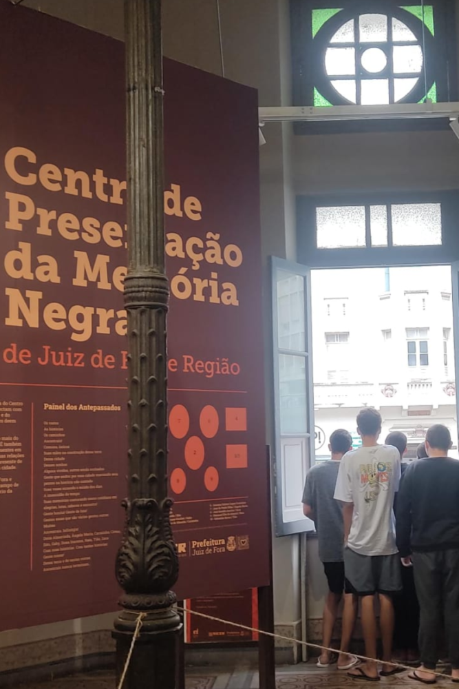 Festicidi 2025: Jovens do socioeducativo de Juiz de Fora visitam exposição com arte autoral 1 festicidi exposicao 3