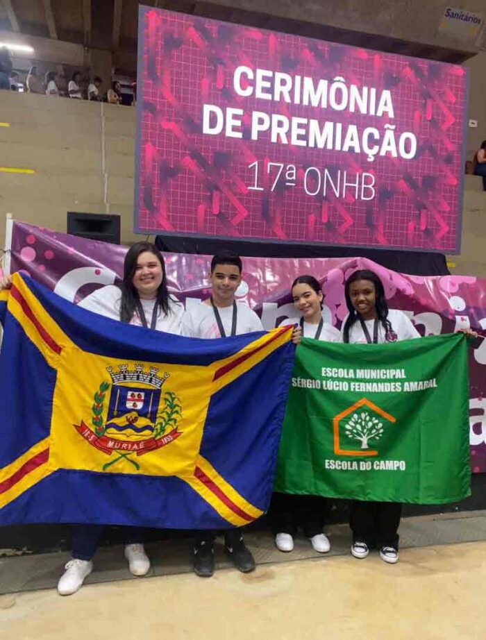 Alunos de escola pública do interior de Minas conquistam medalha de cristal na Olimpíada Nacional de História do Brasil 2 alunos