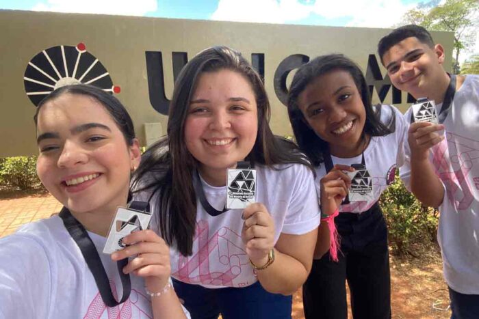Alunos de escola pública do interior de Minas conquistam medalha de cristal na Olimpíada Nacional de História do Brasil 1 olimpiada histotia arquivo pessoal
