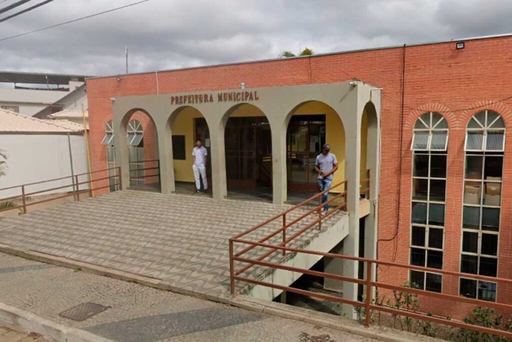 Prefeitura deverá indenizar morador em R$ 10 mil por obra que causou desnível em rua 1 prefeitura bom jesus do amparo by google street editada