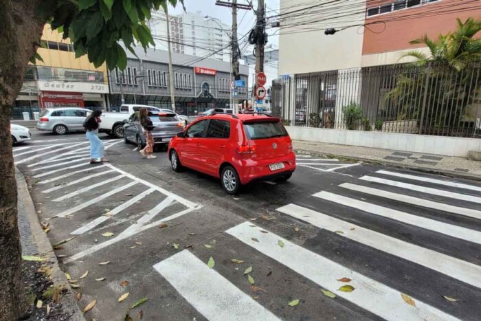Rua Rei Alberto tem sentido de circulação alterado de forma definitiva 1 rua rei alberto foto leonardo costa