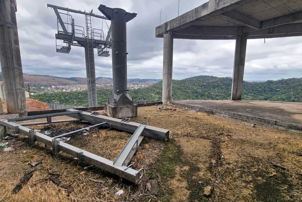 Com morosidade de UFJF e Prefeitura, comunidade se mobiliza para dar destinação a estação de teleférico inacabado 2 Com morosidade de UFJF e Prefeitura, comunidade se mobiliza para dar destinação a estação de teleférico inacabado