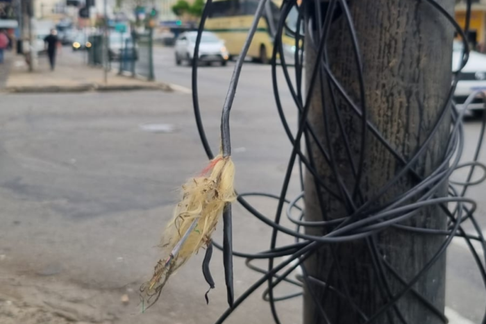 Fios soltos geram riscos a pedestres na Avenida Rio Branco 1 1200 x 800 3