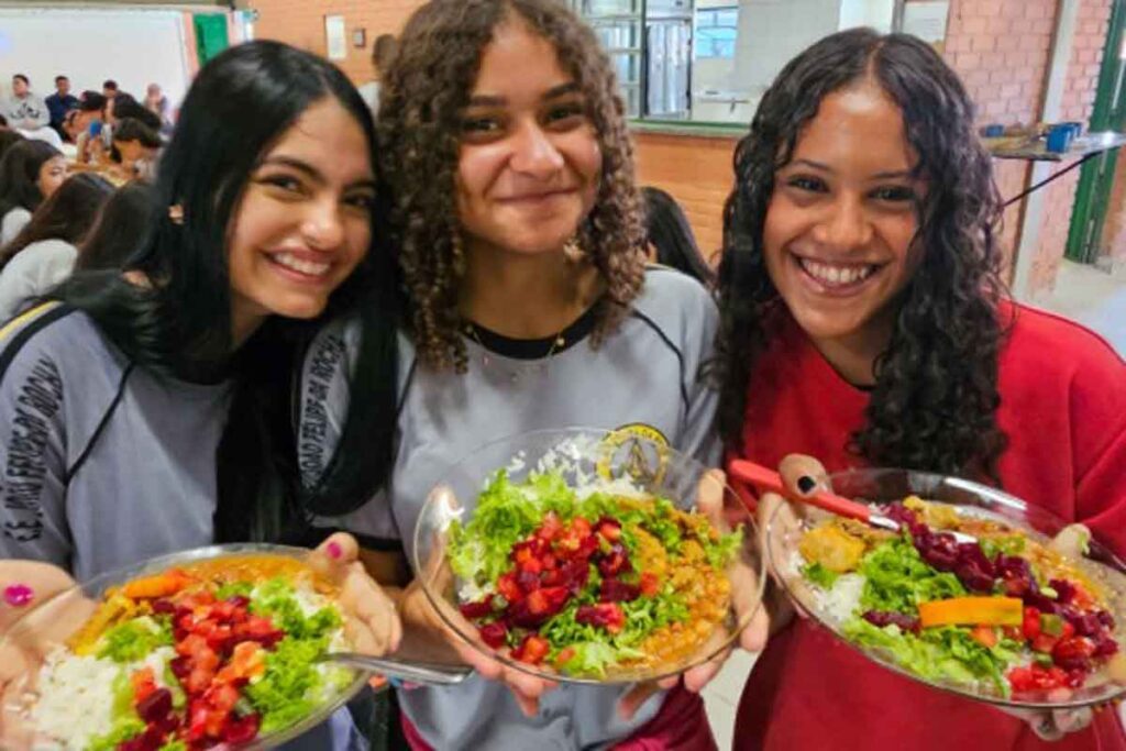 Governo de Minas reforça compromisso com a qualidade da alimentação escolar 3 Governo de Minas reforca compromisso com a qualidade da alimentacao escolar